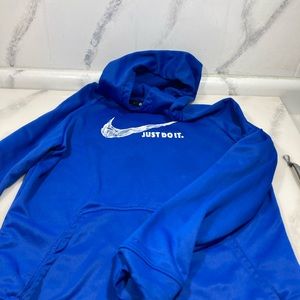 Nike hooded shirt runs small it’s X-Large but it’s like a large 14/16